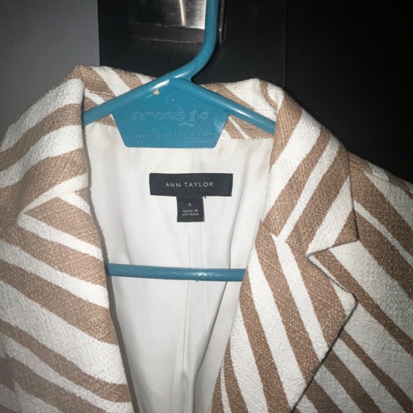Ann Taylor zebra blazer white and tan. Size Xs - Picture 3 of 5